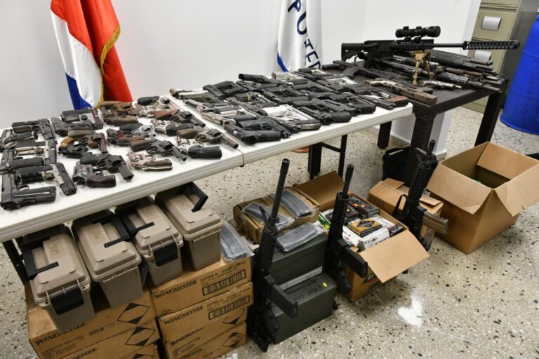 Armas-Entregadas-por-la-Fiscalia-1536x1023 (1)