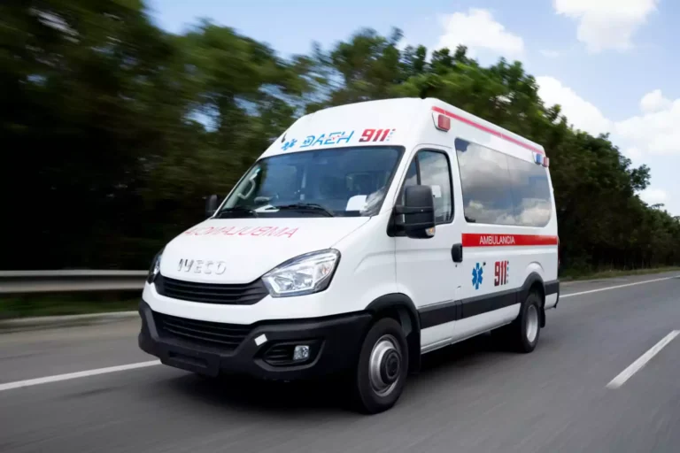 Ambulancia-con-la-DAEH.-Imagen-de-referencia
