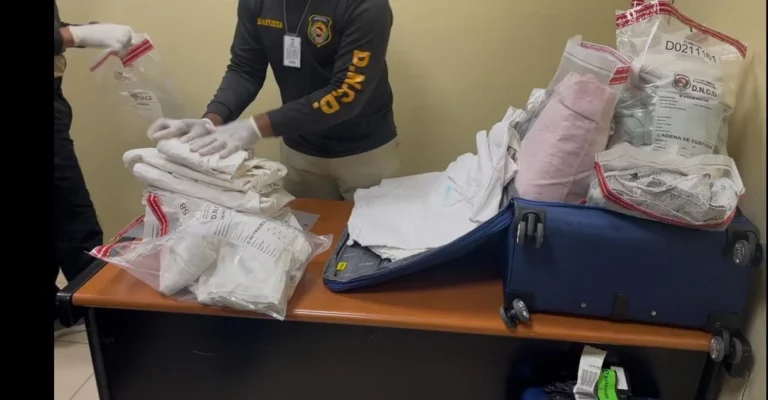 Ropa-Cocaina