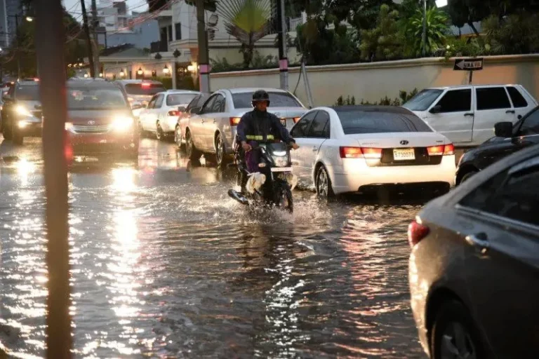 Lluvias-persistiran-con-riesgo-de-inundaciones-14-provincias-en-alerta
