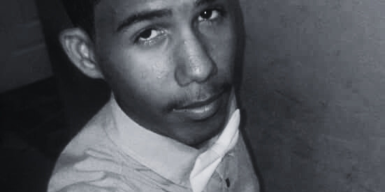 Post-de-Instagram-Feliz-Cumpleanos-Sencillo-Minimalista-Azul-1000-x-500-px-52