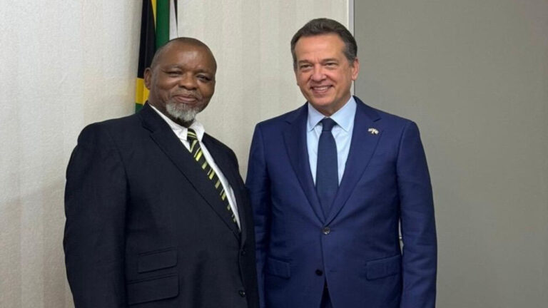 Gobierno-dominicano-explora-coop