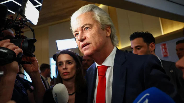 Gobierno-neerlandes-aplazo-a-despues-de-verano-su-decision-sobre-albergar-en-Paises-Bajos