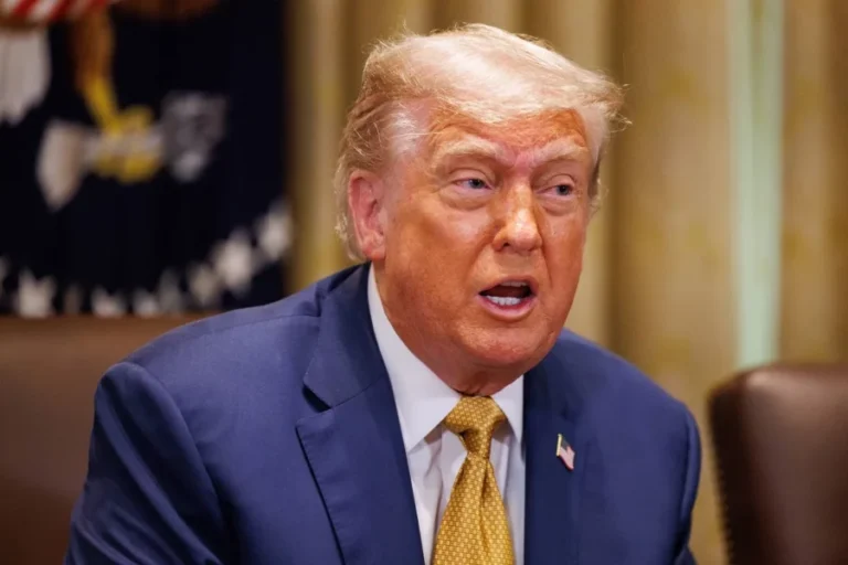 President-Donald-J-Trump-900x600