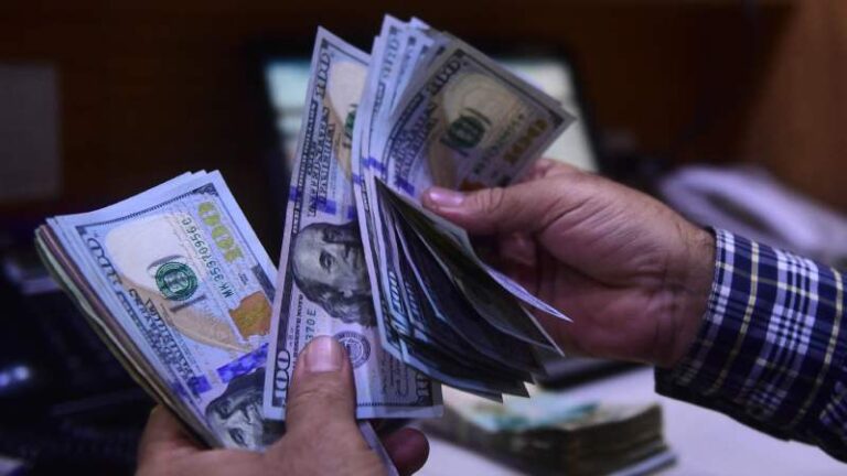dinero-remesas-dolares