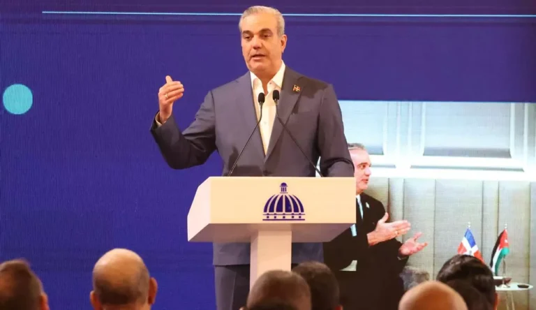 presidente-luis-abinader-niega-deficit-en-senasa-y-defiende-ampliacion-de-coberturas