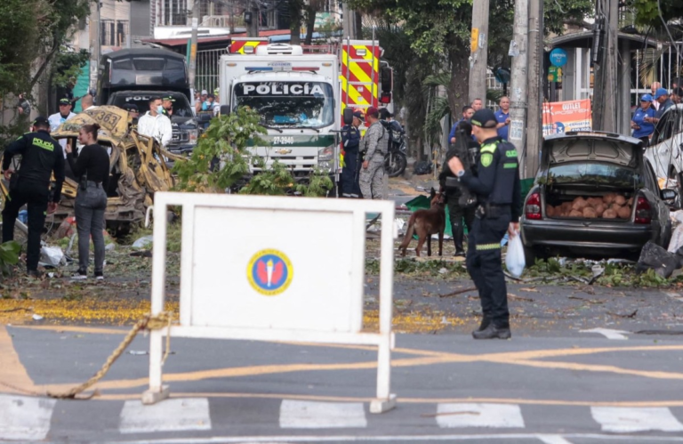 AFP__20250821__726Y2E4__v3__MidRes__ColombiaBlastMilitary