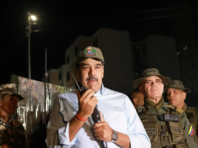 4dSAIdZbq_2000x1500__1