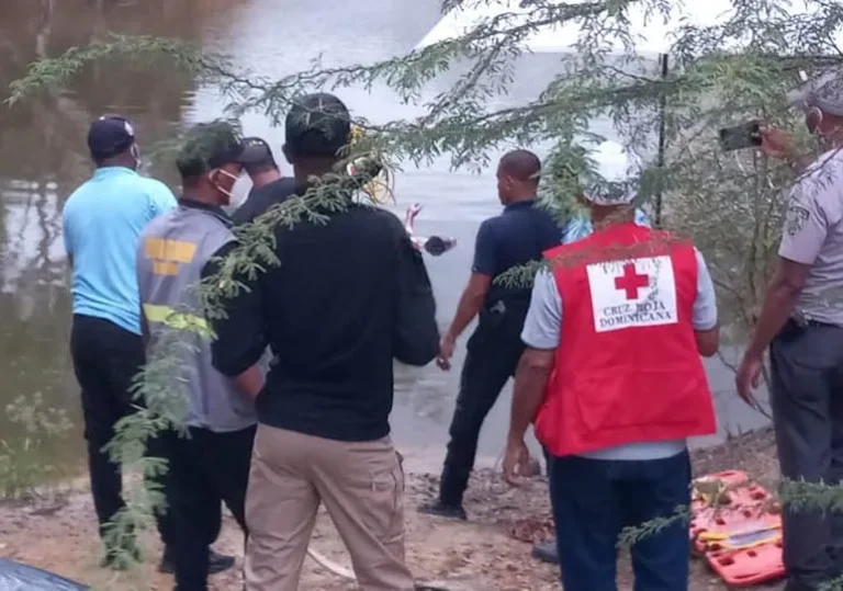 Encuentran-hombre-muerto-que-fue-atado-a-concreto-y-lanzado-a-una-laguna-en-Dajabon-770x540-1