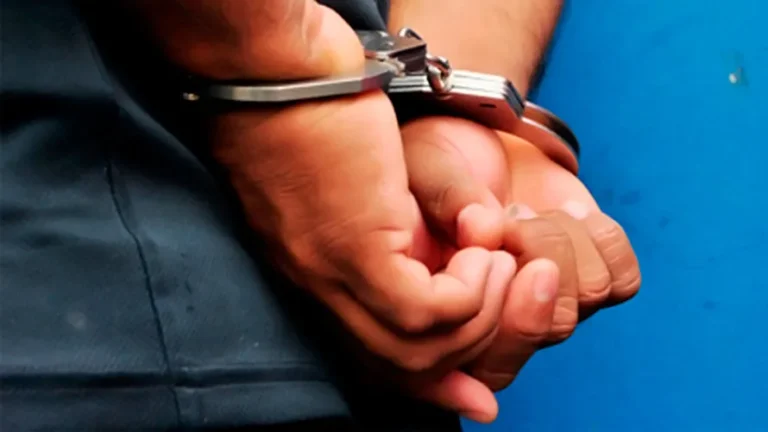 Esposas-Esposado-hombre-grillete