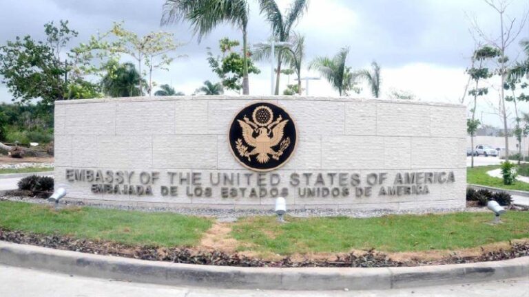 embajada-de-ee-uu-en-rd-limita-uso-de-redes-sociales-por-interrupcion-presupuestaria-en-washington