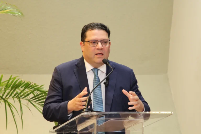 670595e76e7f9_eduardo-sanz-lovaton-1200x800-1