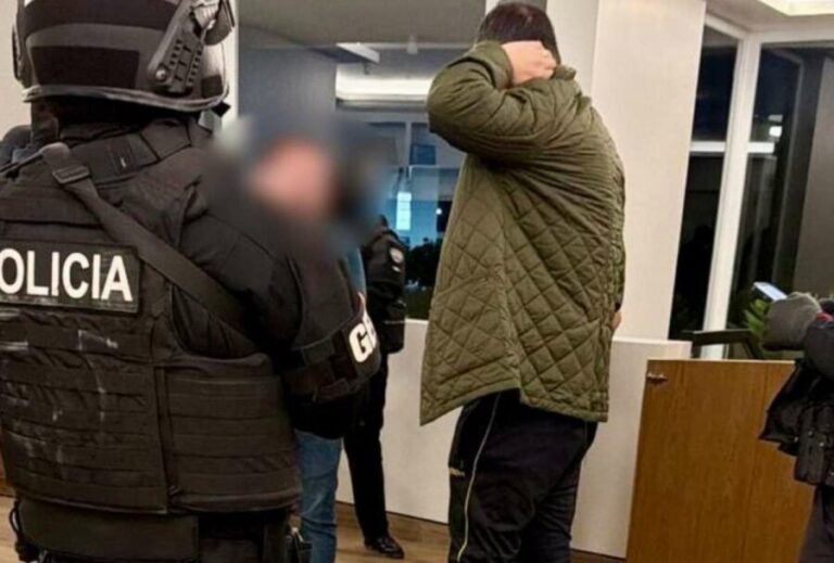 Aquiles-Alvarez-900x608