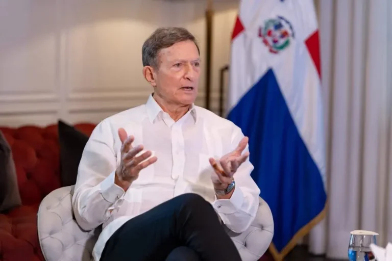Roberto-Alvarez-canciller-de-RD-1024x683-1