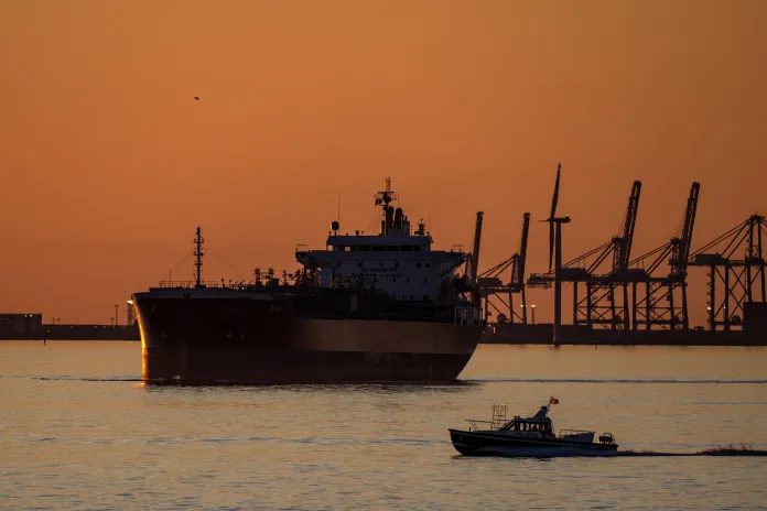 AFP__20260318__A3RN8LG__v1__HighRes__FranceTransportOil-scaled