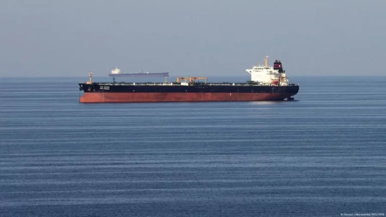 Estrecho-de-Ormuz-900x506