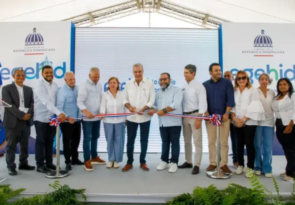 Abinader-inaugura-carretera-que-conecta-al-distrito-municipal-de-Tavera-con-Jarabacoa