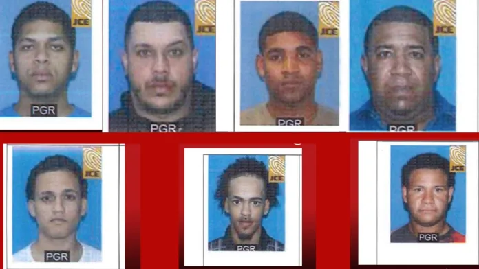 Composicion-de-fotos-de-Robert-Dorgan-o-Roberta-Esposito-20