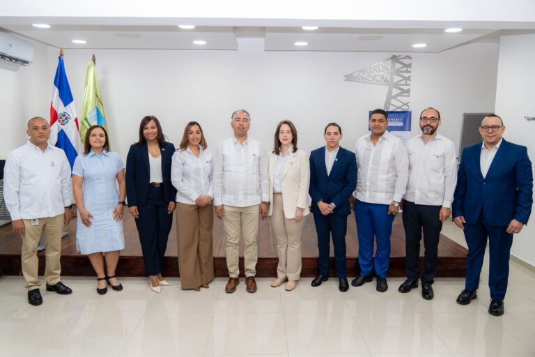 comite-de-etica-directores-y-charlita-yovanni-diaz-6881338461099162999.jpg