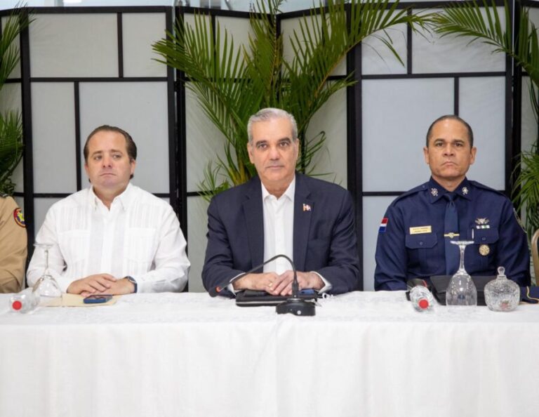 Presidente-Abinader-900x696