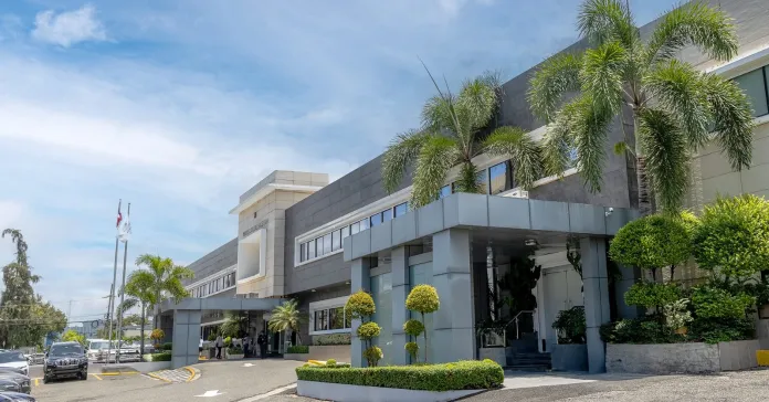 Fachada-del-Ministerio-de-Hacienda-y-Economia-MHE-e1783977748884