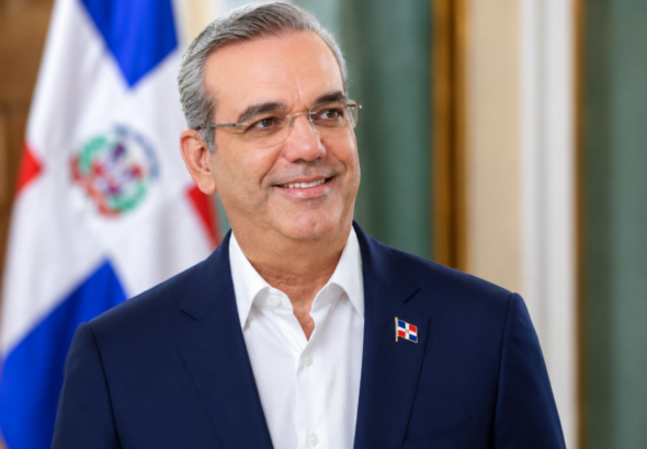 Presidente-Abinader-Regalos-Cumpleanos-900x720