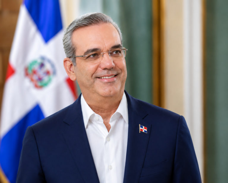Presidente-Abinader-Regalos-Cumpleanos-900x720