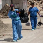 venezolanos-limpian-calles-la-guaira-terremotos-contaminacion